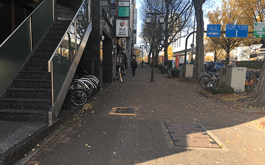 そのまま信号まで直進です